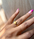 Butterfly Kiss 18kt Gold Ring